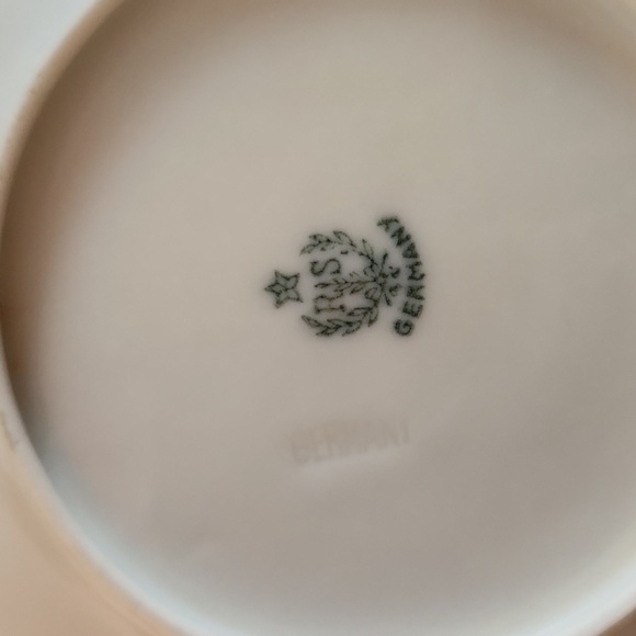 Porcelain Bowls set of 5 stamped - Picture 2 of 3